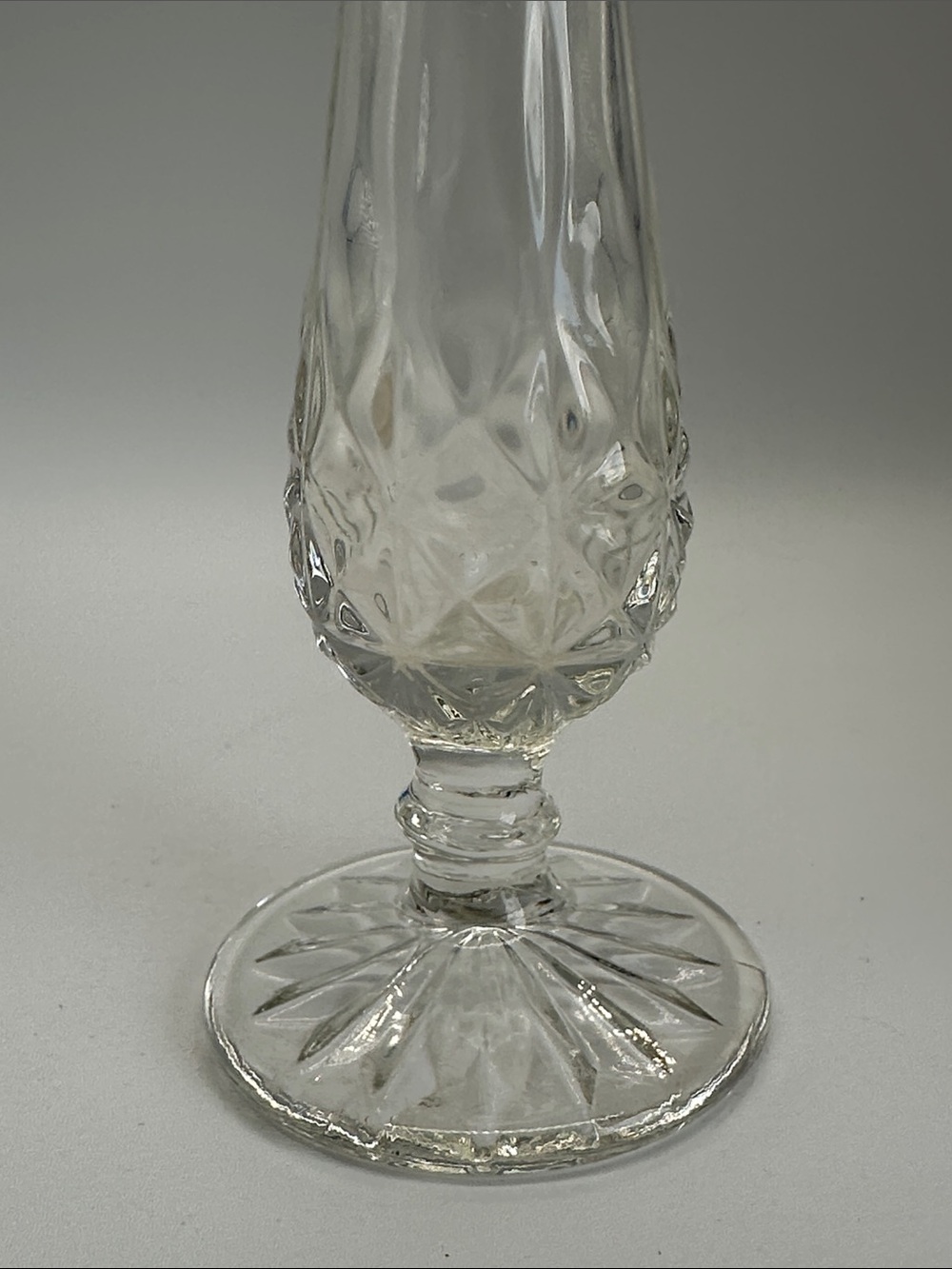 Clear footed swung bud vase mcm star pattern base (S) - Picture 3 of 8